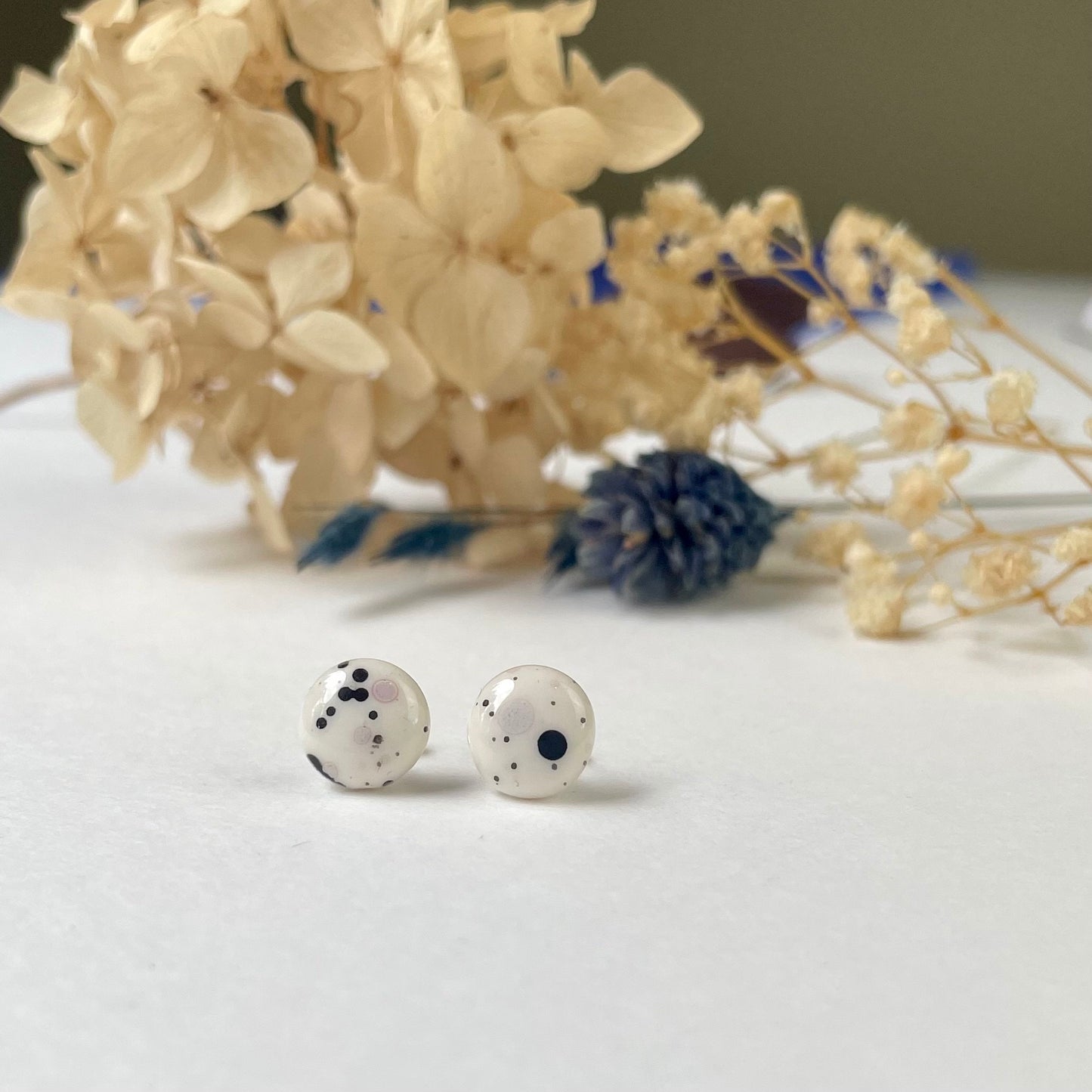 Spill Stud Earrings - Pink & Black