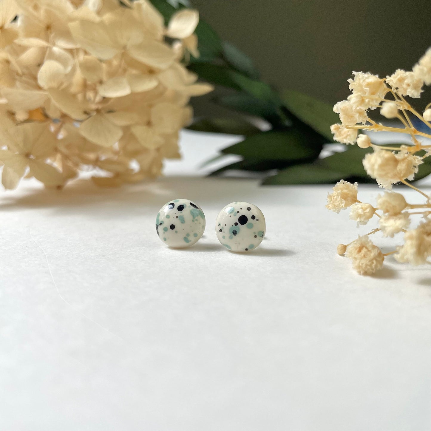 Spill Stud Earrings - Green & Black