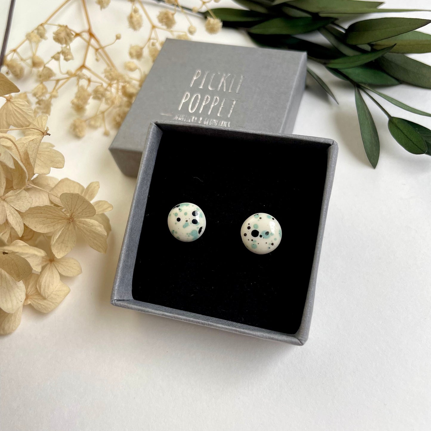 Spill Stud Earrings - Green & Black
